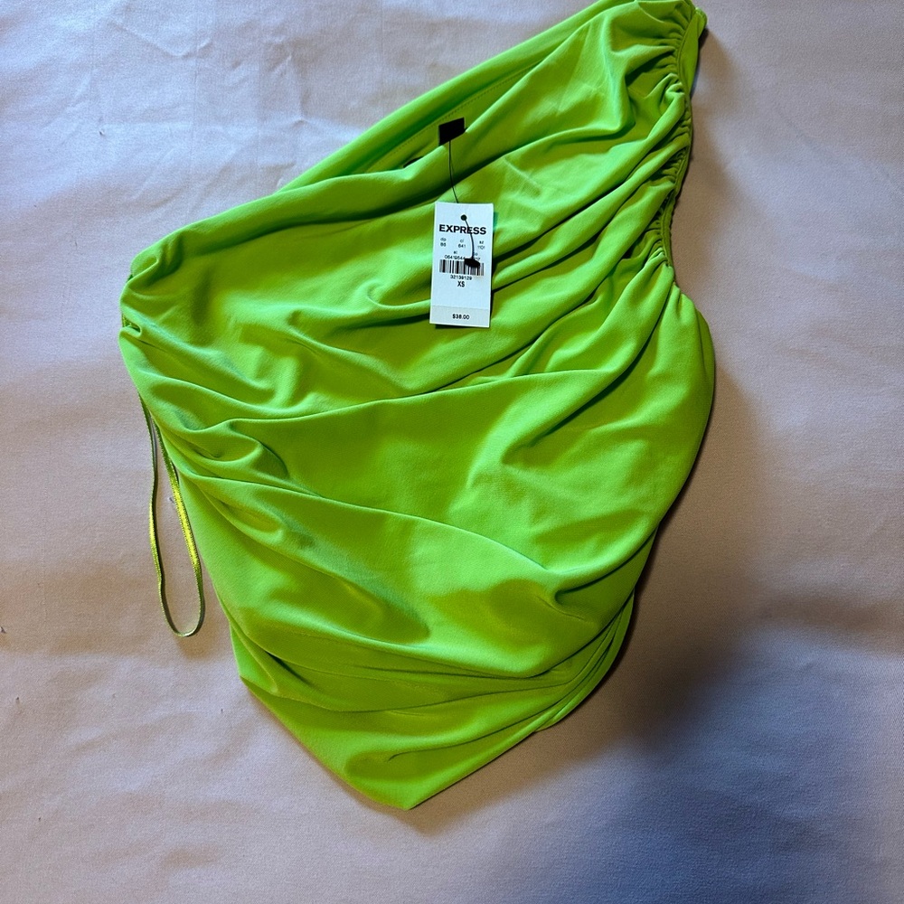 One shoulder crop top